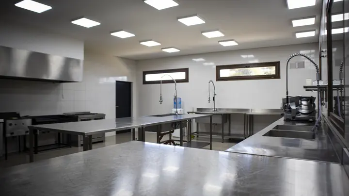 Mesadas y piletas de la cocina